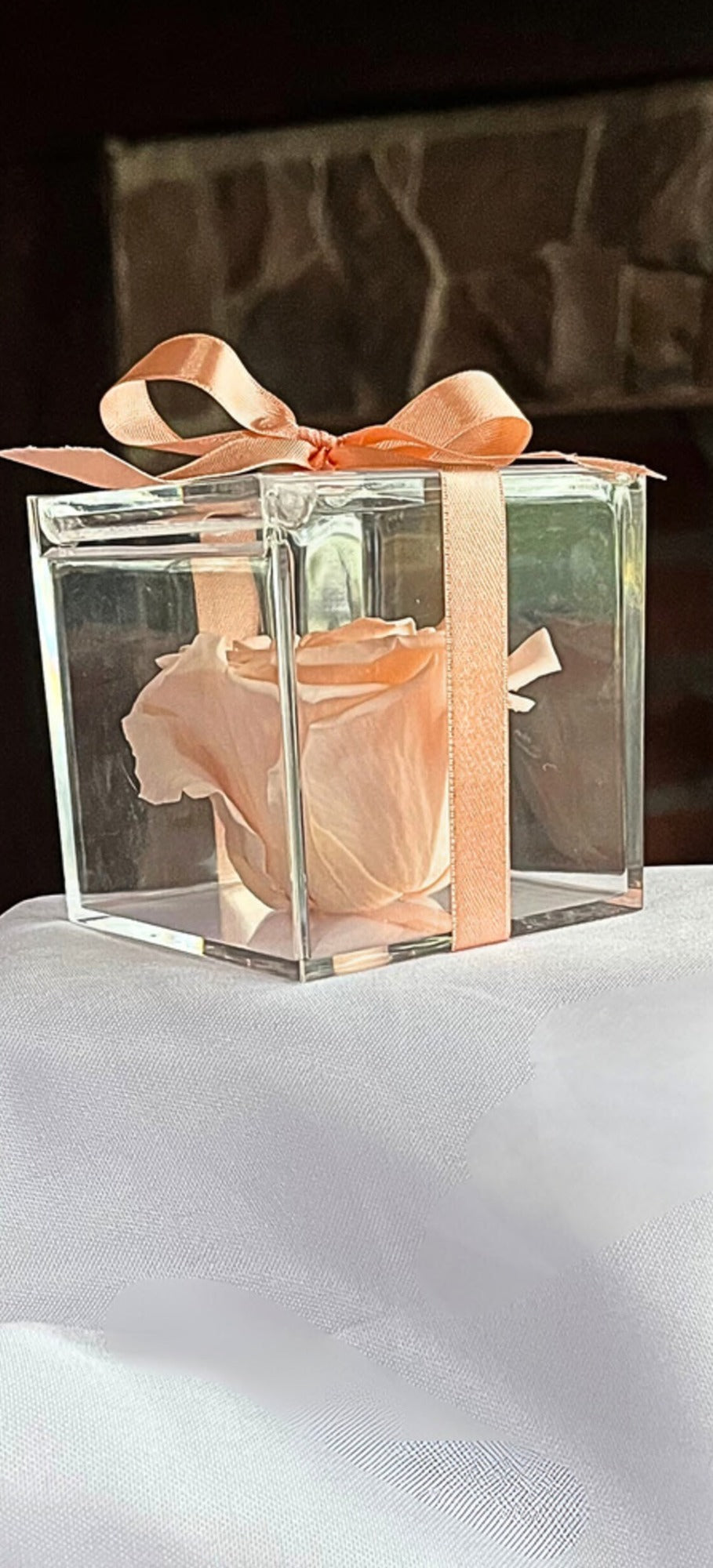 Gift Box 14 · Single Rose in Acrylic Cube
